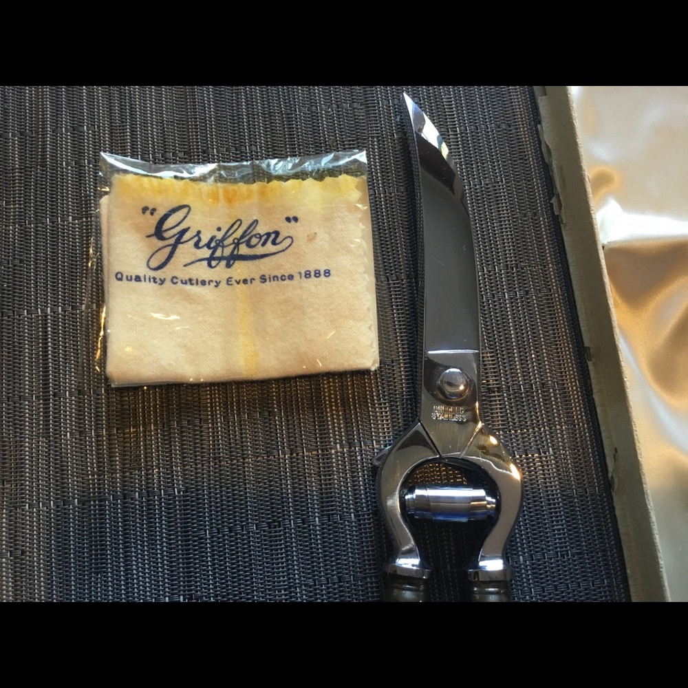 Awesome Griffon scissors